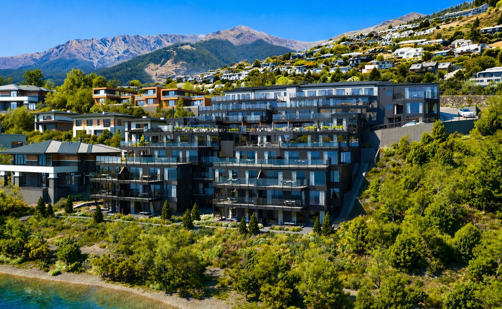 Villa Montclair with the Remarkables and Lake Wakatipu