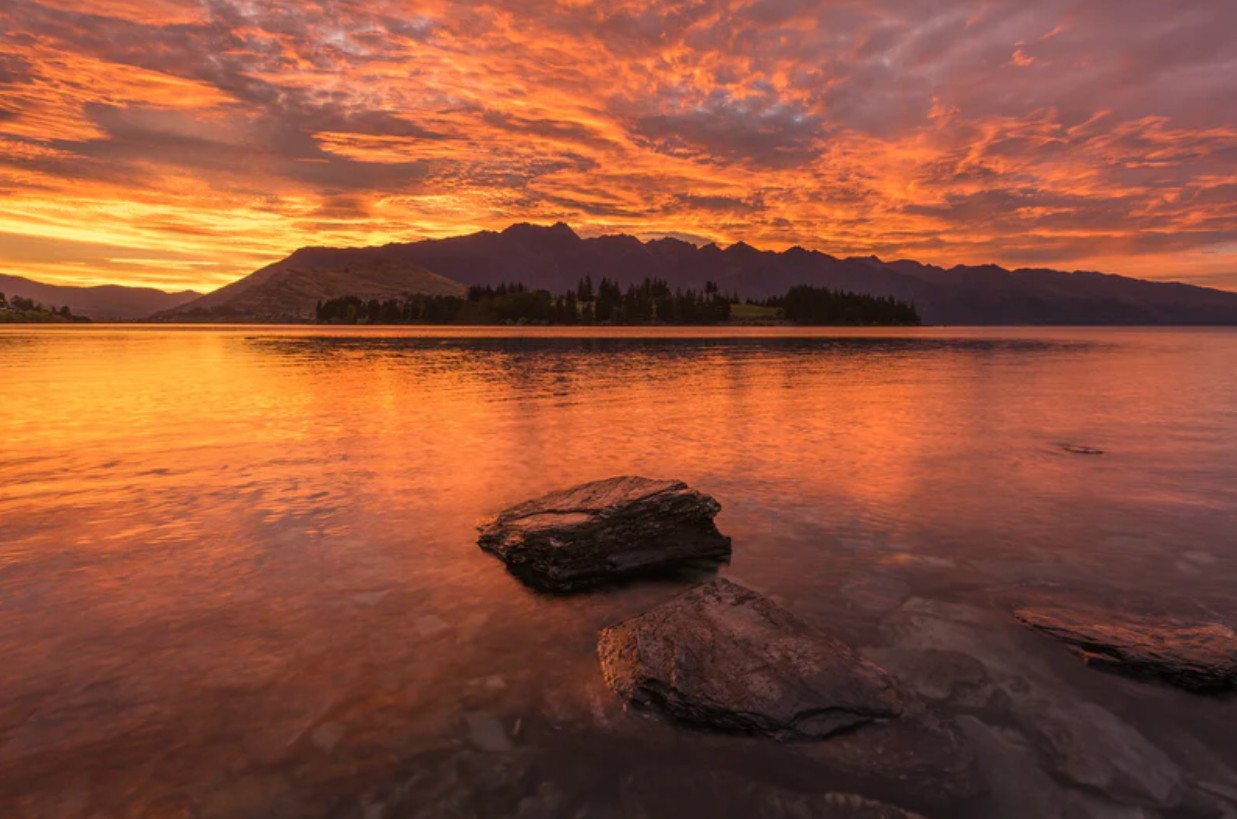 Lake Wakatipu at first light, sunrise over the Remarkables